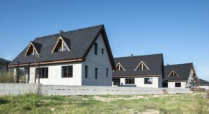 Nowoczesne domy z poddaszem, które mogą zwiększyć koszty budowy domów z poddaszem.